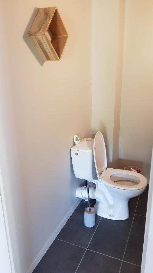 Chambre Avec Salle De Bain Hotel Donzy Exterior photo